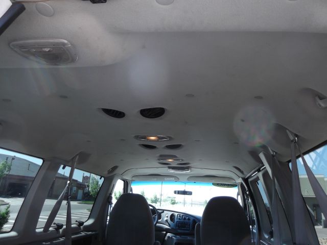 2005 Ford Econoline Wagon 2dr Cpe V6 Manual GT