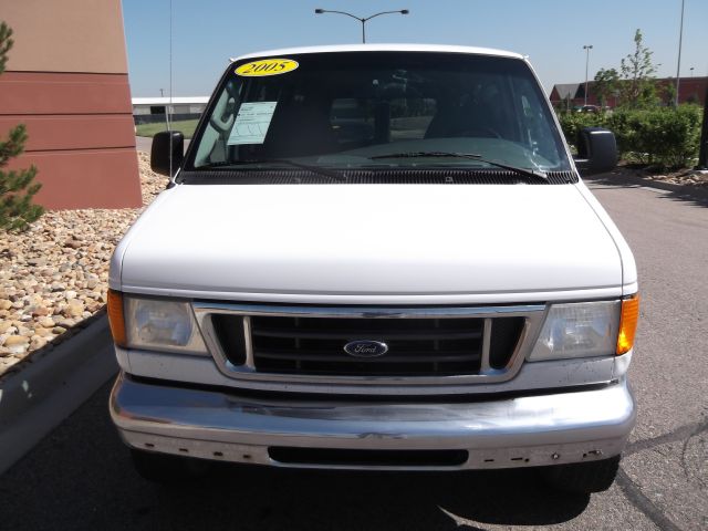 2005 Ford Econoline Wagon 2dr Cpe V6 Manual GT