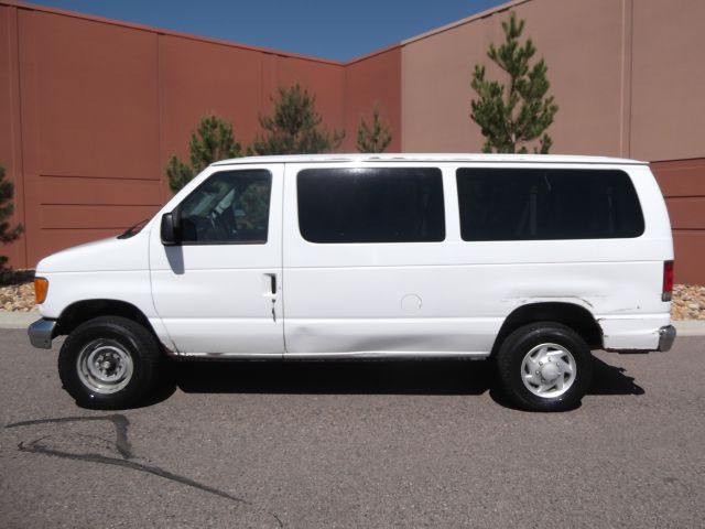 2005 Ford Econoline Wagon 2dr Cpe V6 Manual GT