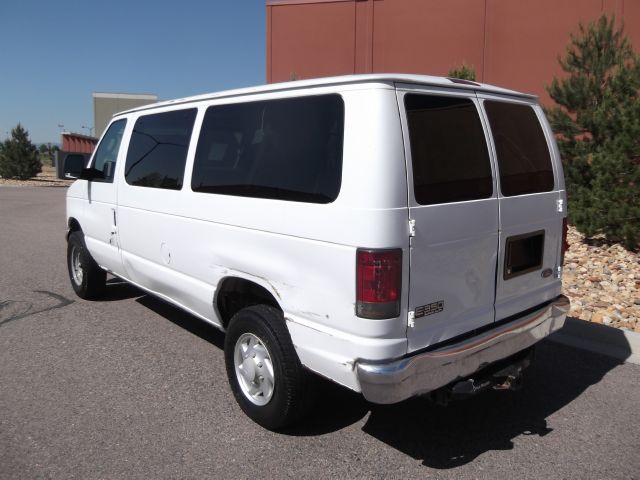 2005 Ford Econoline Wagon 2dr Cpe V6 Manual GT