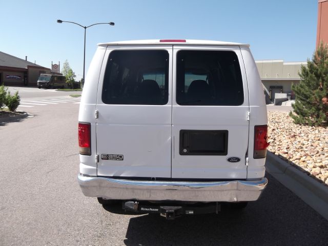 2005 Ford Econoline Wagon 2dr Cpe V6 Manual GT