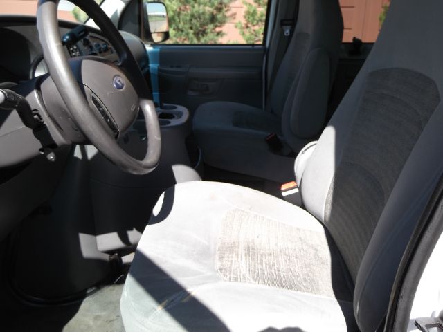2005 Ford Econoline Wagon 2dr Cpe V6 Manual GT