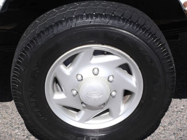 2005 Ford Econoline Wagon 2dr Cpe V6 Manual GT