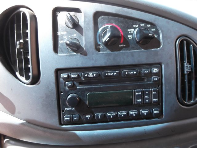 2005 Ford Econoline Wagon 2dr Cpe V6 Manual GT