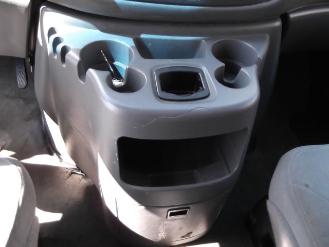 2005 Ford Econoline Wagon 2dr Cpe V6 Manual GT