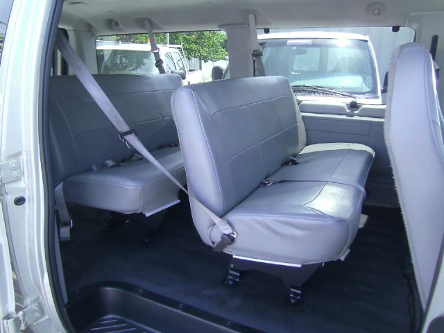 2006 Ford Econoline Wagon 2dr Cpe V6 Manual GT