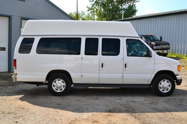 2006 Ford Econoline Wagon 2dr Cpe V6 Manual GT