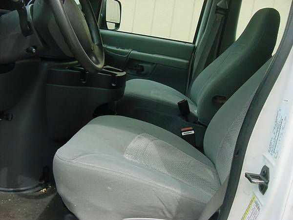 2006 Ford Econoline Wagon 2dr Cpe V6 Manual GT