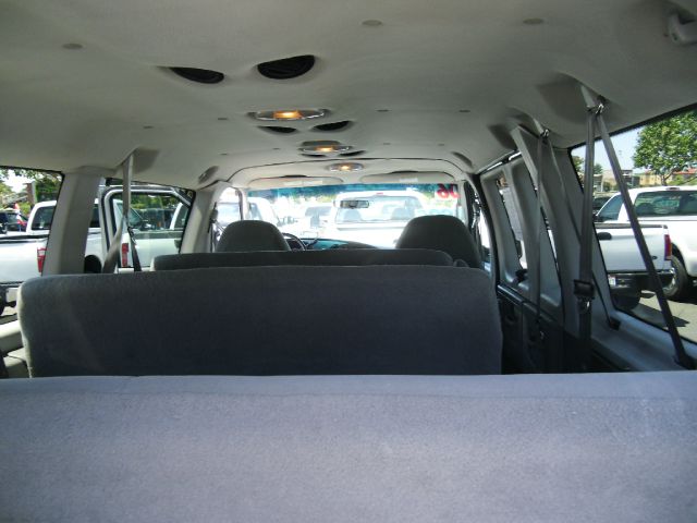 2006 Ford Econoline Wagon 2dr Cpe V6 Manual GT