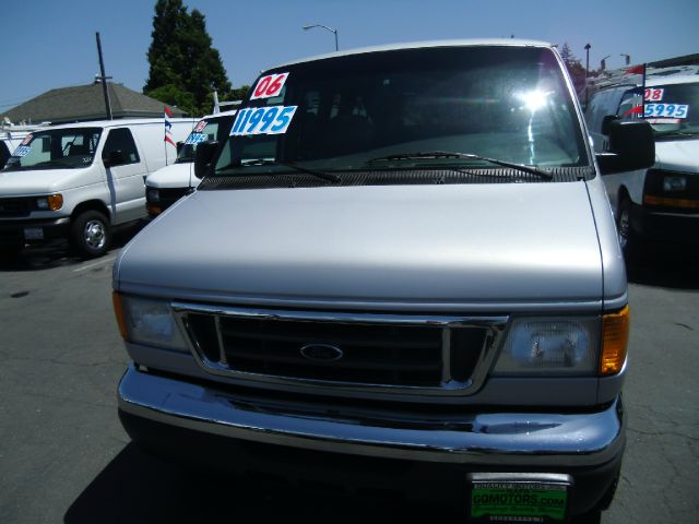 2006 Ford Econoline Wagon 2dr Cpe V6 Manual GT