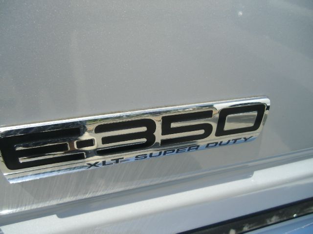 2006 Ford Econoline Wagon 2dr Cpe V6 Manual GT