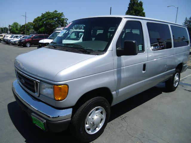 2006 Ford Econoline Wagon 2dr Cpe V6 Manual GT