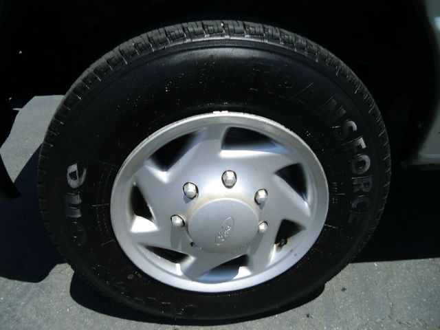 2006 Ford Econoline Wagon 2dr Cpe V6 Manual GT