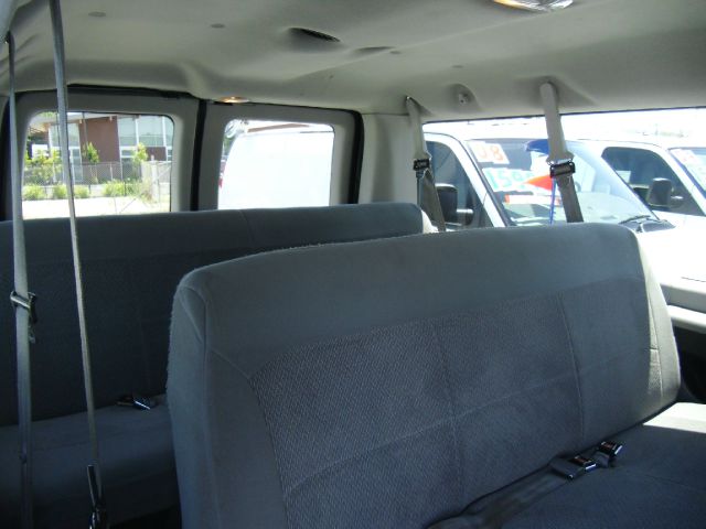 2006 Ford Econoline Wagon 2dr Cpe V6 Manual GT