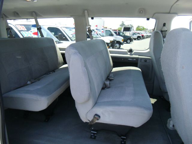 2006 Ford Econoline Wagon 2dr Cpe V6 Manual GT