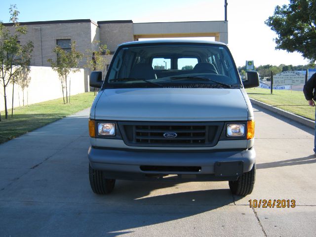 2006 Ford Econoline Wagon 2dr Cpe V6 Manual GT
