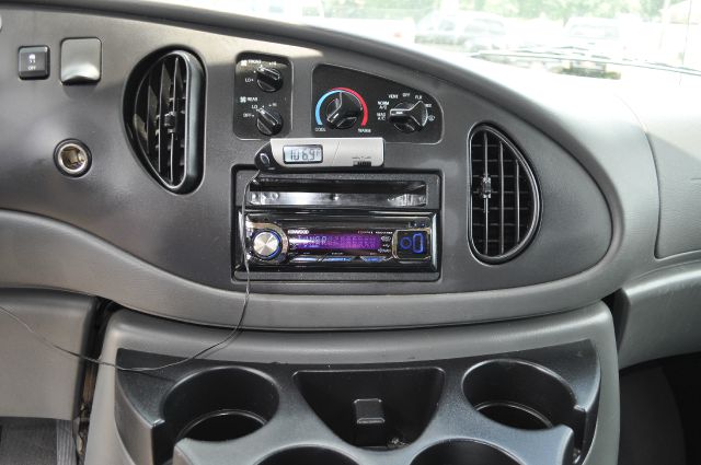 2006 Ford Econoline Wagon 2dr Cpe V6 Manual GT