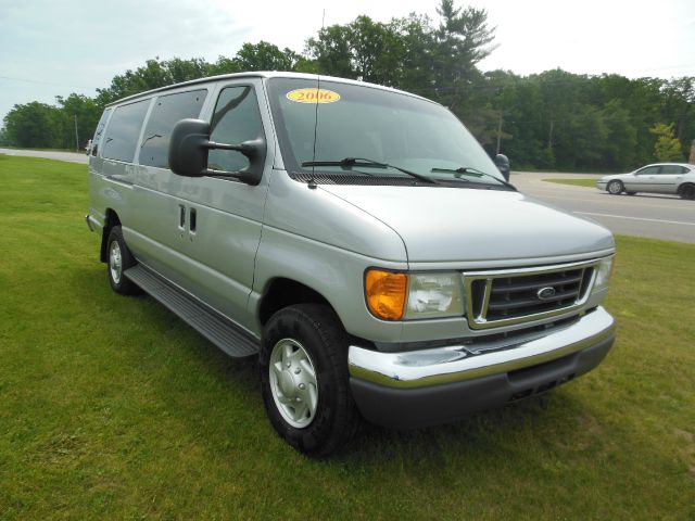 2006 Ford Econoline Wagon 2dr Cpe V6 Manual GT