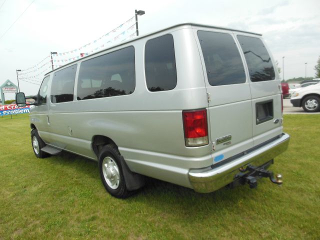2006 Ford Econoline Wagon 2dr Cpe V6 Manual GT