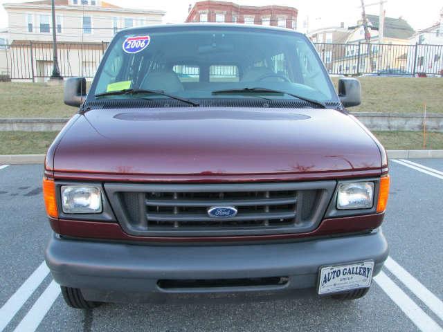 2006 Ford Econoline Wagon Sport 4WD