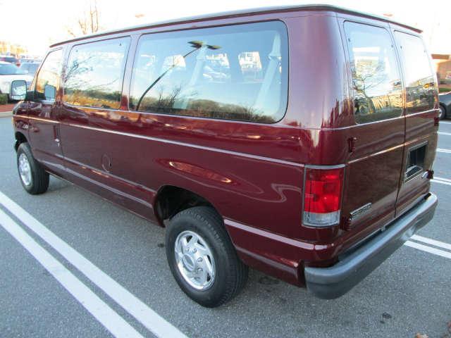 2006 Ford Econoline Wagon Sport 4WD