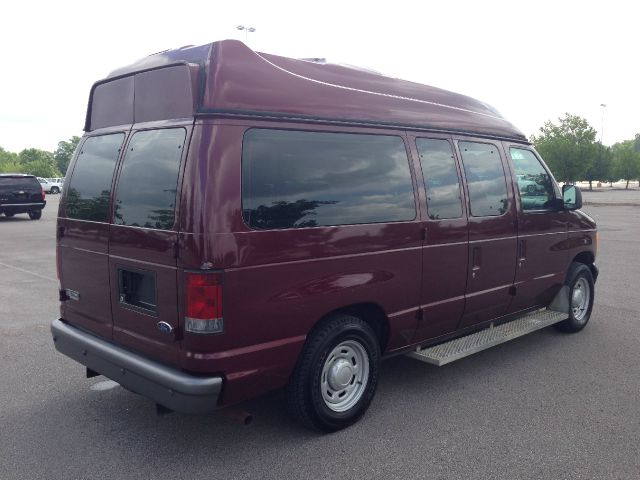 2006 Ford Econoline Wagon 2dr Cpe V6 Manual GT