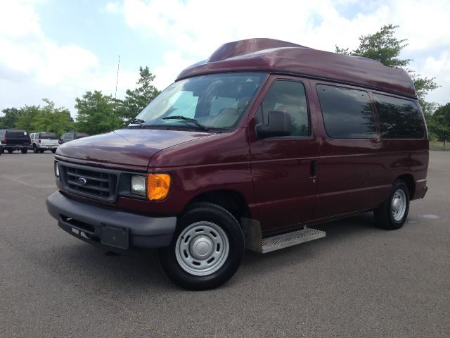 2006 Ford Econoline Wagon 2dr Cpe V6 Manual GT