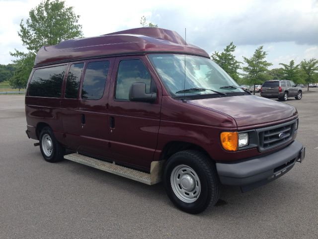 2006 Ford Econoline Wagon 2dr Cpe V6 Manual GT