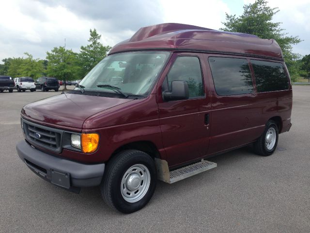 2006 Ford Econoline Wagon 2dr Cpe V6 Manual GT