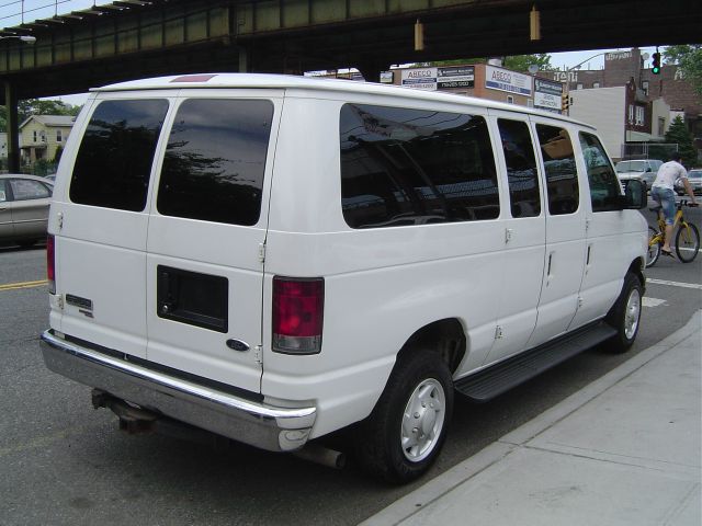 2007 Ford Econoline Wagon 2dr Cpe V6 Manual GT