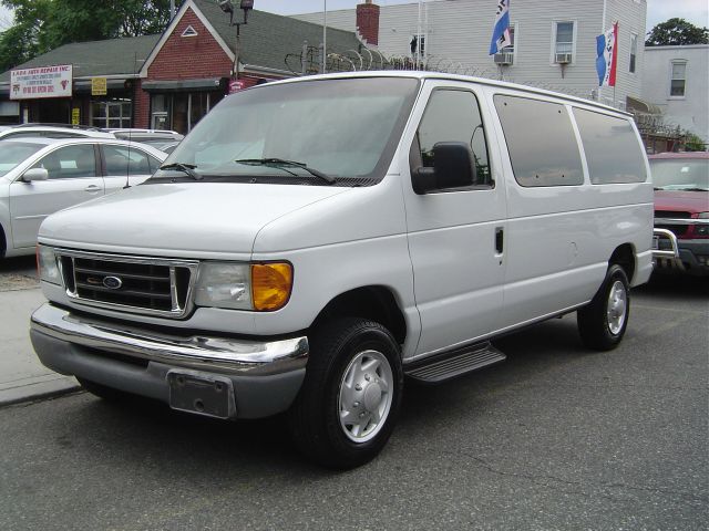 2007 Ford Econoline Wagon 2dr Cpe V6 Manual GT