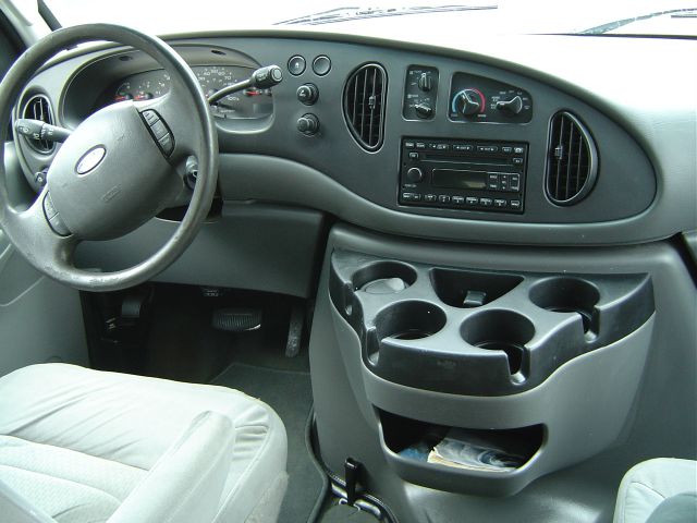 2007 Ford Econoline Wagon 2dr Cpe V6 Manual GT