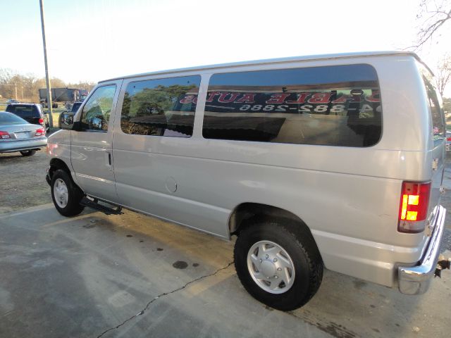 2007 Ford Econoline Wagon 2dr Cpe V6 Manual GT
