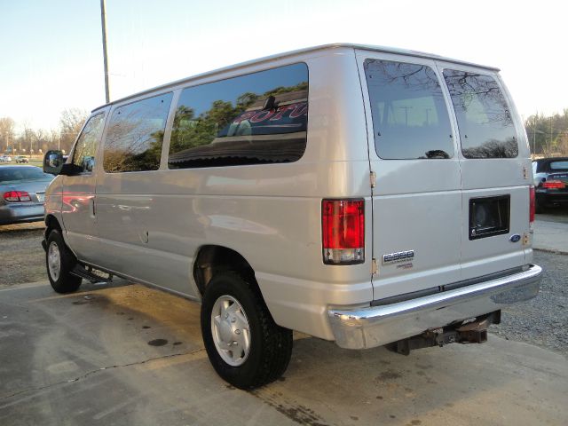 2007 Ford Econoline Wagon 2dr Cpe V6 Manual GT