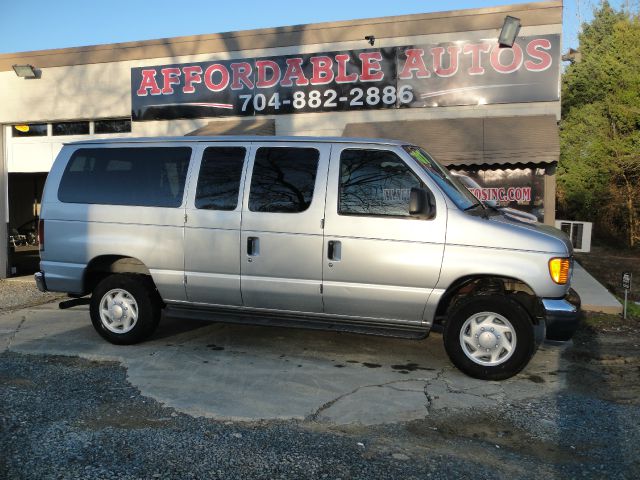 2007 Ford Econoline Wagon 2dr Cpe V6 Manual GT