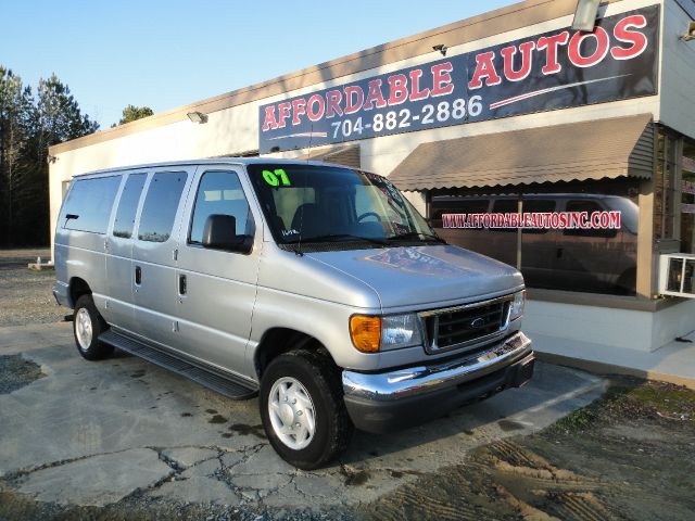 2007 Ford Econoline Wagon 2dr Cpe V6 Manual GT