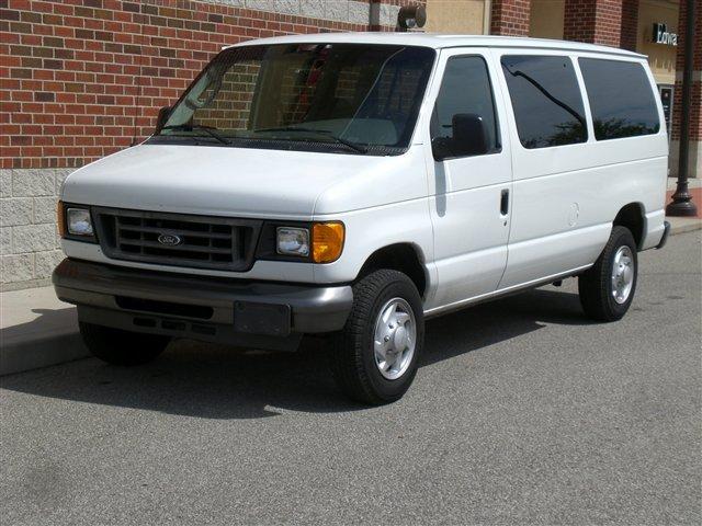2007 Ford Econoline Wagon Sport 4WD