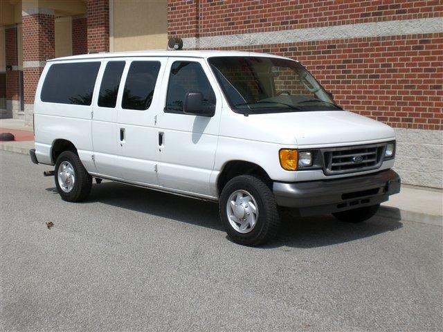2007 Ford Econoline Wagon Sport 4WD