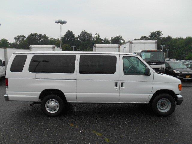 2007 Ford Econoline Wagon ESi