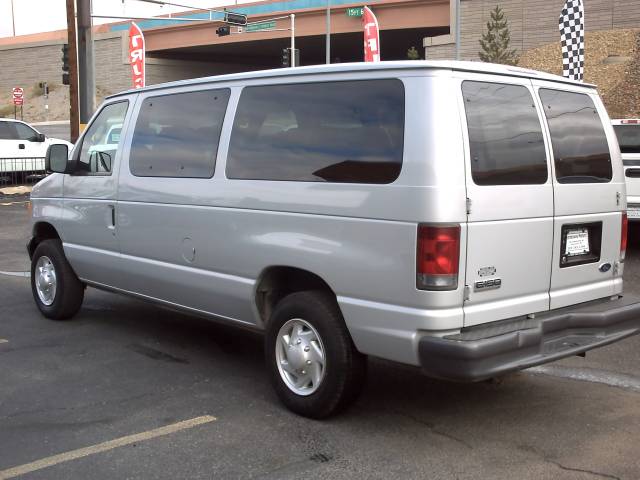 2007 Ford Econoline Wagon Sport 4WD
