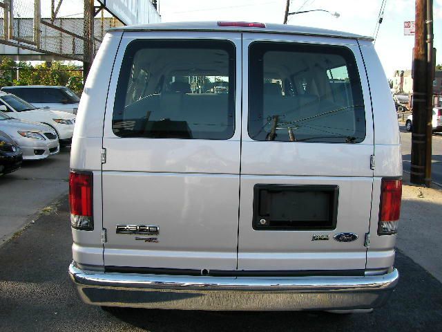 2008 Ford Econoline Wagon Z71, 4X4, LS, XCAB