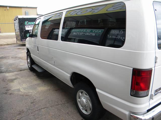 2008 Ford Econoline Wagon ESi