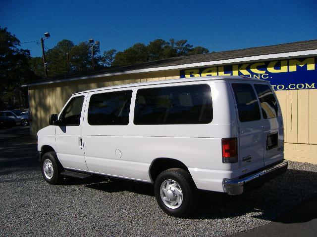 2008 Ford Econoline Wagon SRW