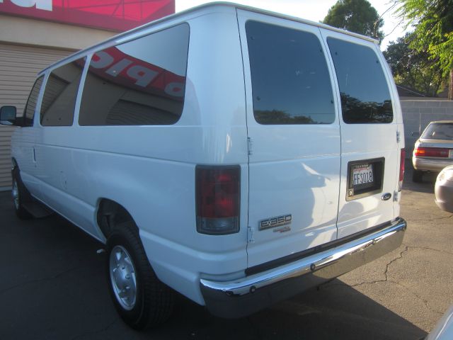 2008 Ford Econoline Wagon GT Deluxe Bullitt
