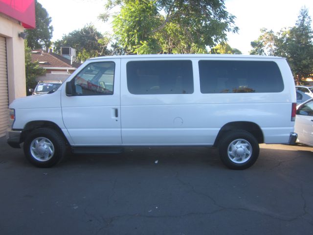 2008 Ford Econoline Wagon GT Deluxe Bullitt