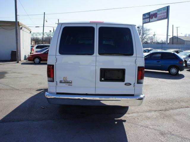 2008 Ford Econoline Wagon ESi