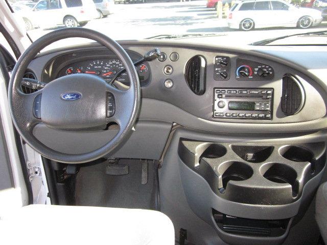 2008 Ford Econoline Wagon 2dr Cpe V6 Manual GT
