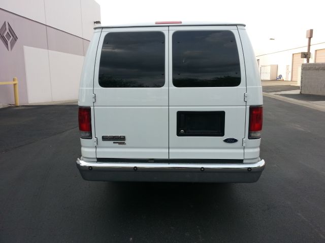 2008 Ford Econoline Wagon 4dr 4WD SLE Commercial