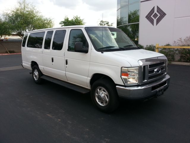 2008 Ford Econoline Wagon 4dr 4WD SLE Commercial