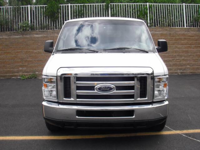 2008 Ford Econoline Wagon ESi